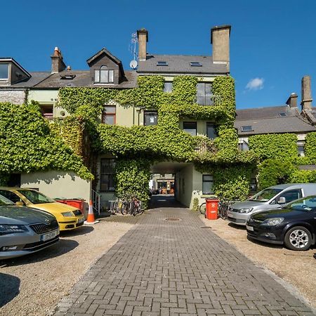 Charming City Centre Guest House Голуэй Экстерьер фото